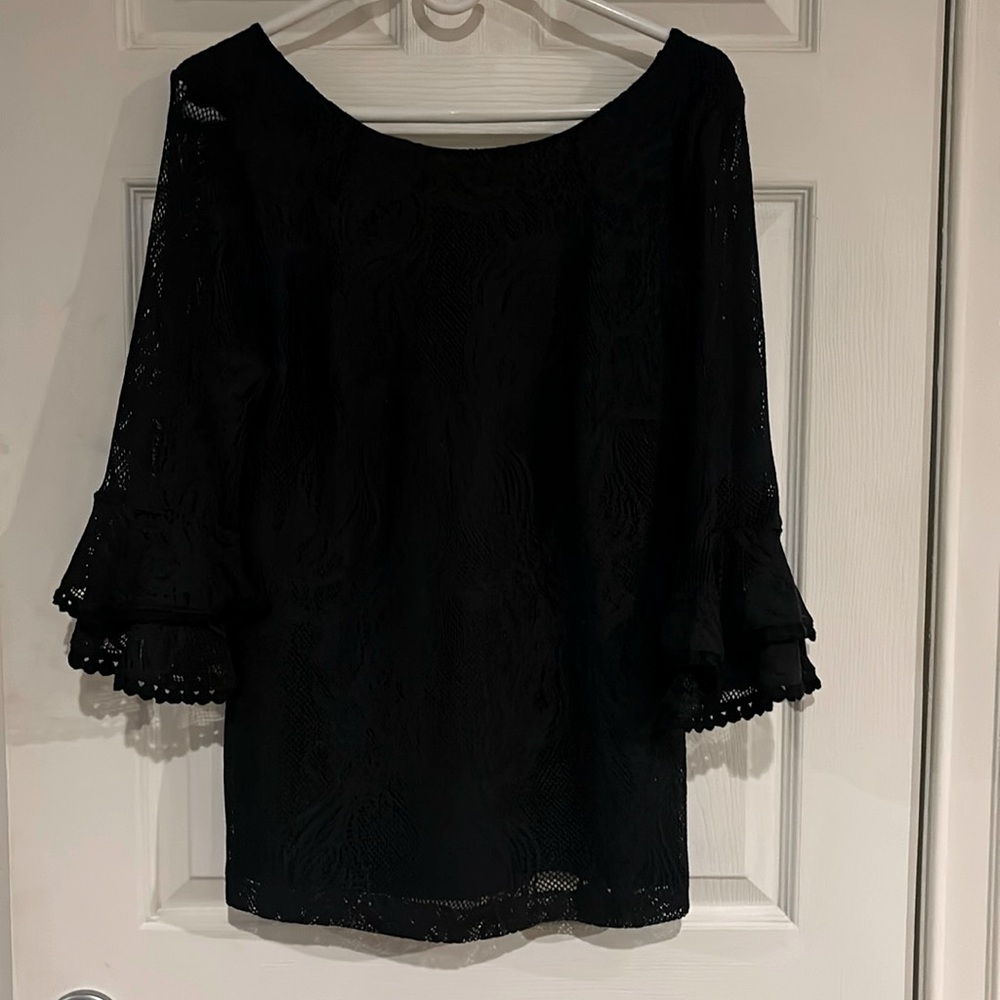Lilly Pulitzer Black Lace lined 3/4 sleeve top. Size L EUC
